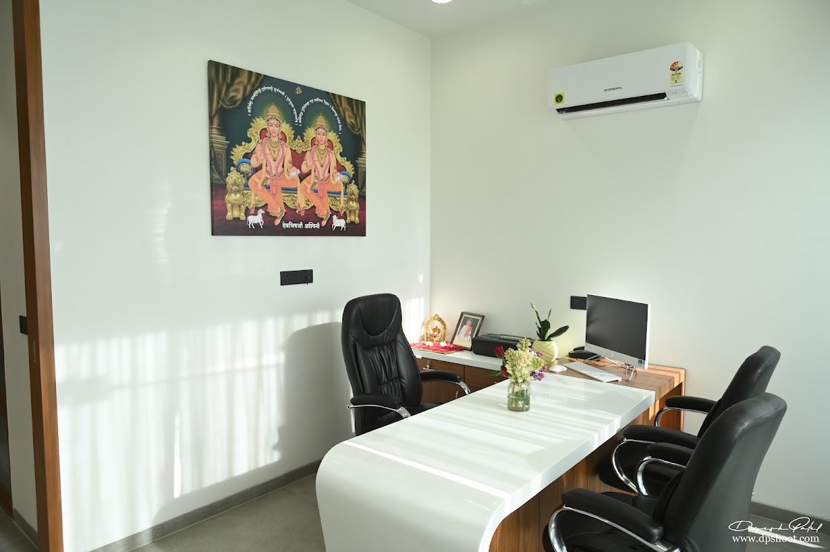 Thaltej — Consultation room