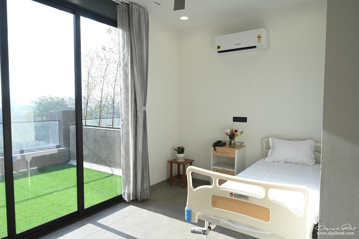 Thaltej — Patient room